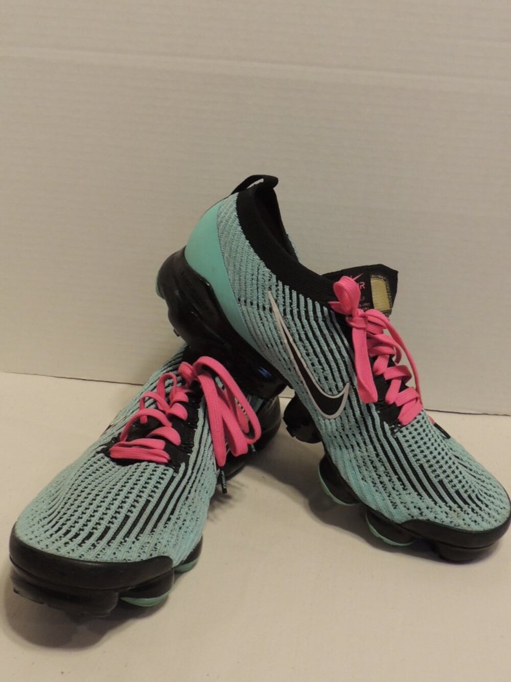 Nike Vapormax Sneaker Shoes Woman 11.5 Green Pink Black Lace Up Running Shoes